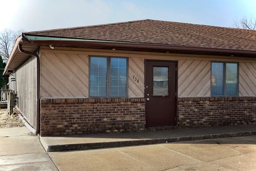 734 Avenue Of The Cities, East Moline, IL, 61244-4048 | Card Image