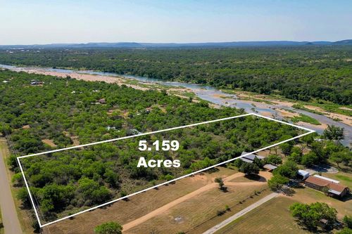 201A Riverside Dr W, Llano, TX, 78643-9505 | Card Image
