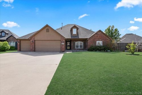 26434 Hann Dr, Claremore, OK, 74019-7548 | Card Image