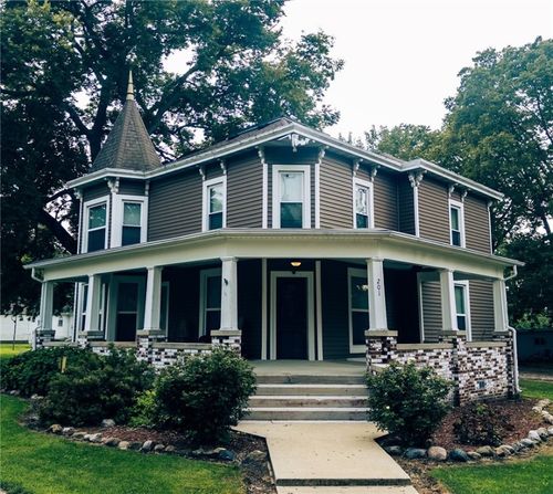 201 Park Pl, Rossville, IL, 60963-1141 | Card Image