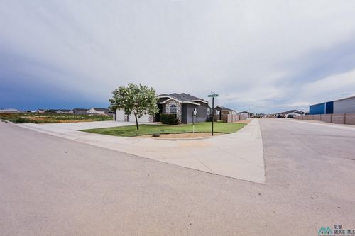 3711 S Sunnyview Ave, Carlsbad, NM, 88220-8635 | Card Image