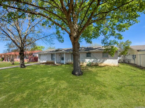 5839 Sandy Valley St, San Antonio, TX, 78242-1720 | Card Image
