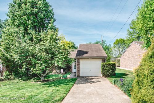 185 Beechtree Ln, Mt Washington, KY, 40047-7139 | Card Image