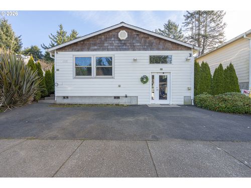 522 Se Neptune Ave, Lincoln City, OR, 97367-2955 | Card Image