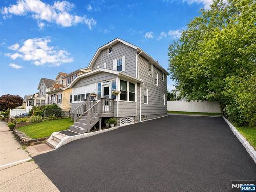 39 Park Dr S, West Orange, NJ, 07052-5712 | Card Image