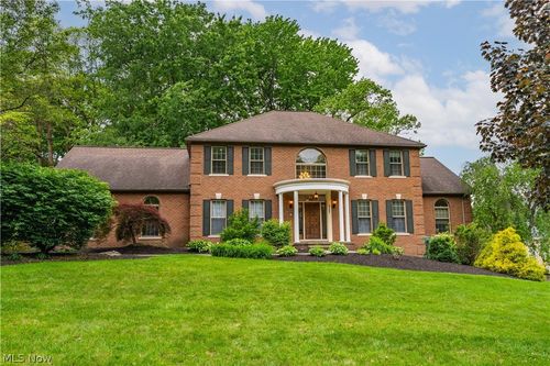 5205 Foxchase Ave Nw, Canton, OH, 44718-3812 | Card Image
