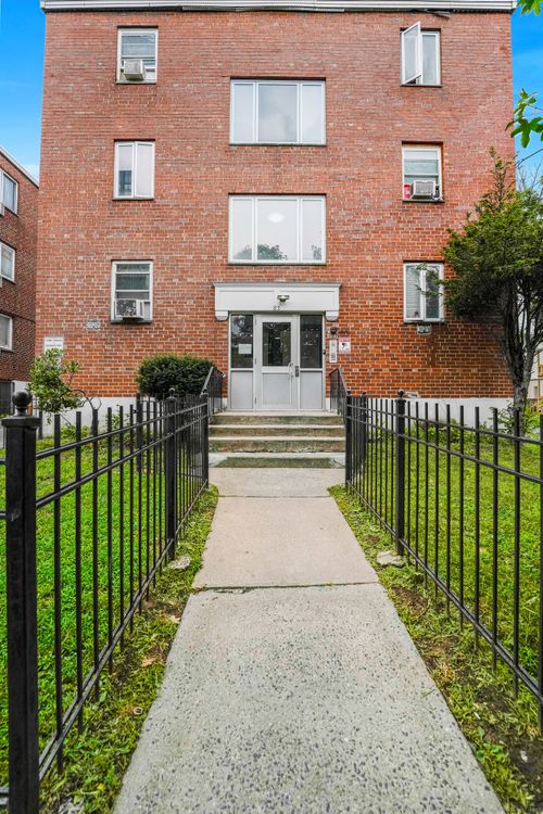 apt-410-280 Collins St, Hartford, CT, 06105-1585 | Card Image