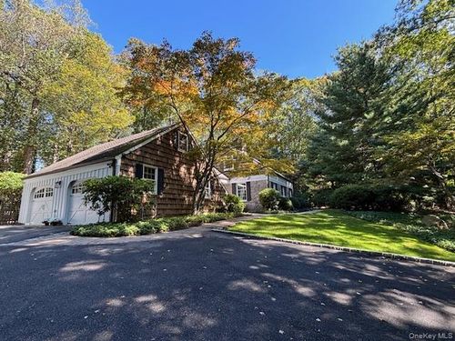 32 Hitherbrook Rd, Saint James, NY, 11780-1012 | Card Image