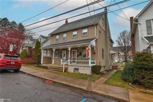 18 Davey Avenue, Pen Argyl Borough, PA, 18072 | Card Image