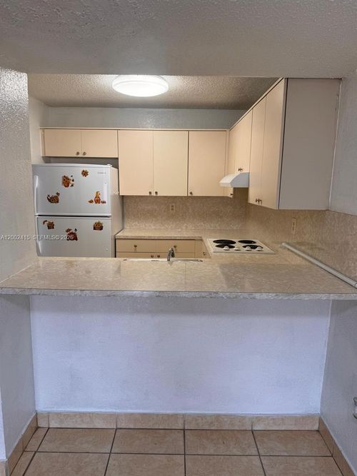 216-180 Royal Palm Rd, Hialeah Gardens, FL, 33016-4640 | Card Image