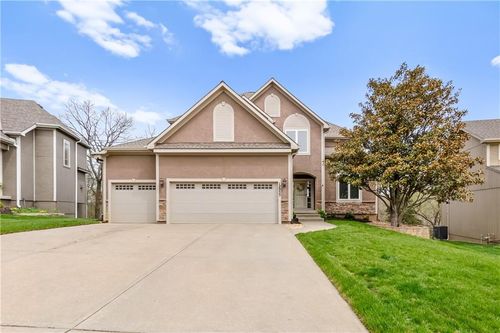 12053 Sunray Dr, Olathe, KS, 66061-6054 | Card Image