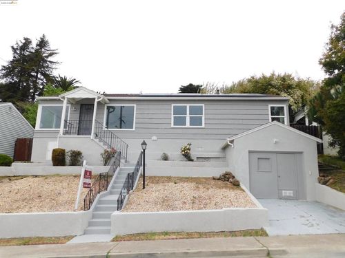 15976 Carolyn St, San Leandro, CA, 94578-1464 | Card Image
