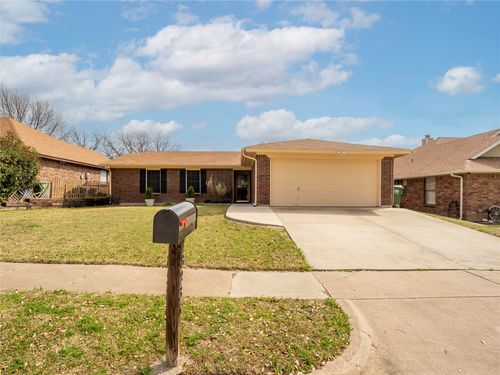 8236 Mark Lane, Watauga, TX, 76148 | Card Image