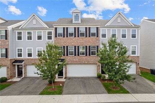 216 Faulk Dr, Warrendale, PA, 15086-1109 | Card Image