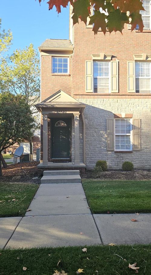 78-44725 Ellery Ln, Novi, MI, 48377-2562 | Card Image
