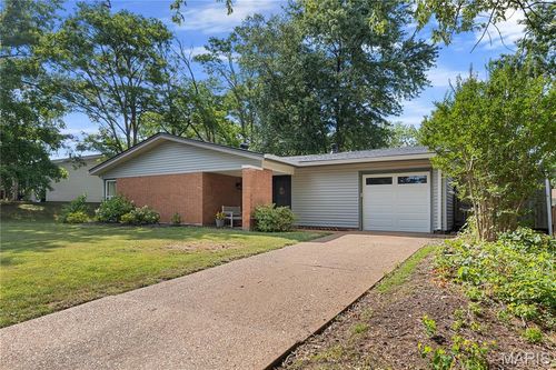 701 Chevron Dr, Saint Louis, MO, 63125-5207 | Card Image