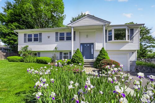 2 Garner Ave, Johnston, RI, 02919-2308 | Card Image