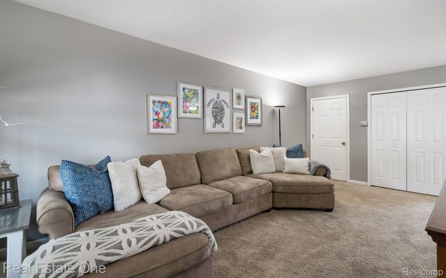8-web-or-mls-438 Oakgrove Ct-8.jpg | Image 4