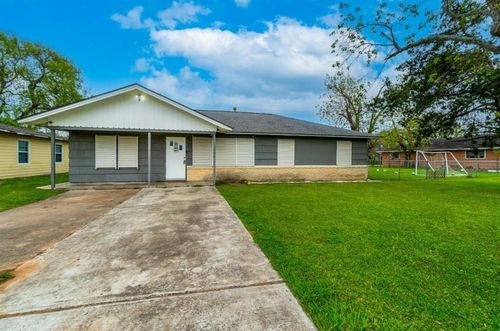 1006 W 9th St, Freeport, TX, 77541-5448 | Card Image