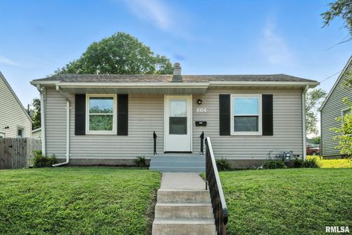 804 24th St, Bettendorf, IA, 52722-5052 | Card Image