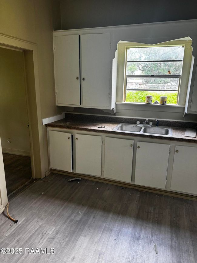 806 carc c kitchen | Image 4