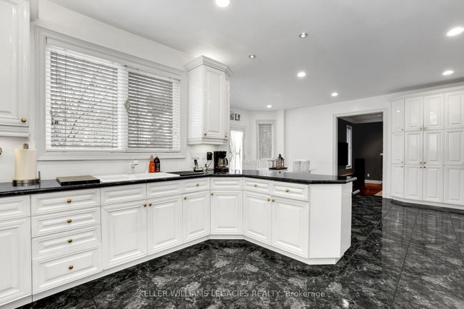 360 Conservation Dr, House other with 6 bedrooms, 4 bathrooms and 8 parking in Brampton ON | Image 20