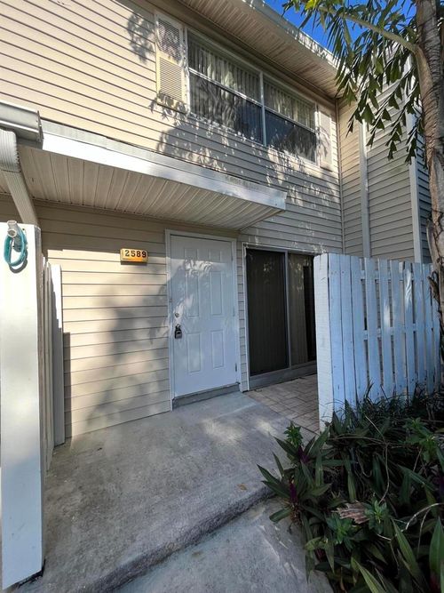 2589 Ne 15th St, Pompano Beach, FL, 33062-8252 | Card Image