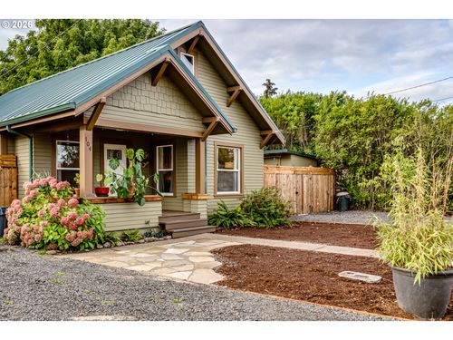 104 Holeman Ave, Eugene, OR, 97404-3156 | Card Image