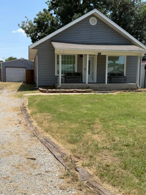 605 N Burgess St, Holdenville, OK, 74848-5626 | Card Image