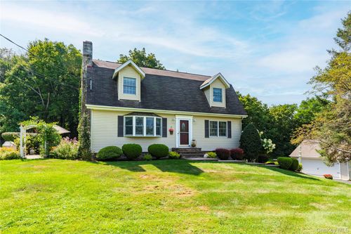 67 Jennifer Hill Rd, Lagrangeville, NY, 12540-5716 | Card Image