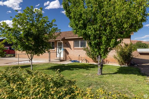 491 Mountain View Dr, Moab, UT, 84532-2935 | Card Image