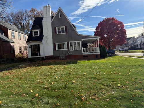 944 Chestnut Blvd, Cuyahoga Falls, OH, 44221-4500 | Card Image