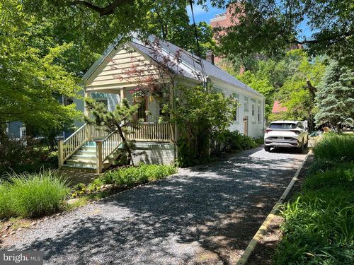 9 Pine Ave, TAKOMA PARK, MD, 20912-4677 | Card Image