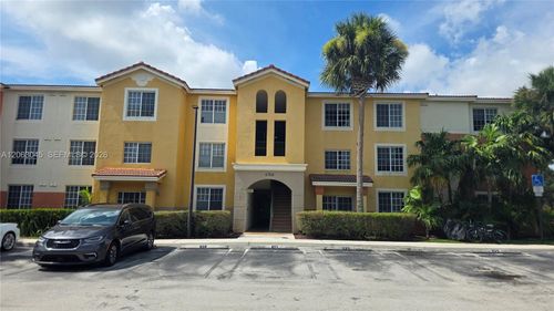 7208-6768 Heritage Grande, Boynton Beach, FL, 33437-7934 | Card Image
