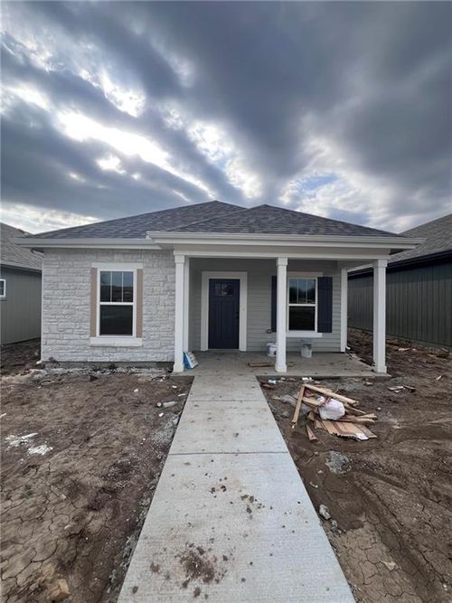 7-1600 Cottonwood Creek Ave, Kearney, MO, 64060-8896 | Card Image