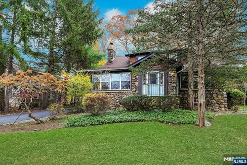 99 Armour Rd, Mahwah, NJ, 07430-1953 | Card Image