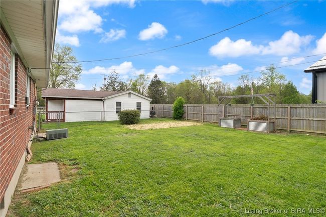 1790 Elmview Dr, Home with 2 bedrooms, 1 bathrooms and null parking in New Albany IN | Image 33