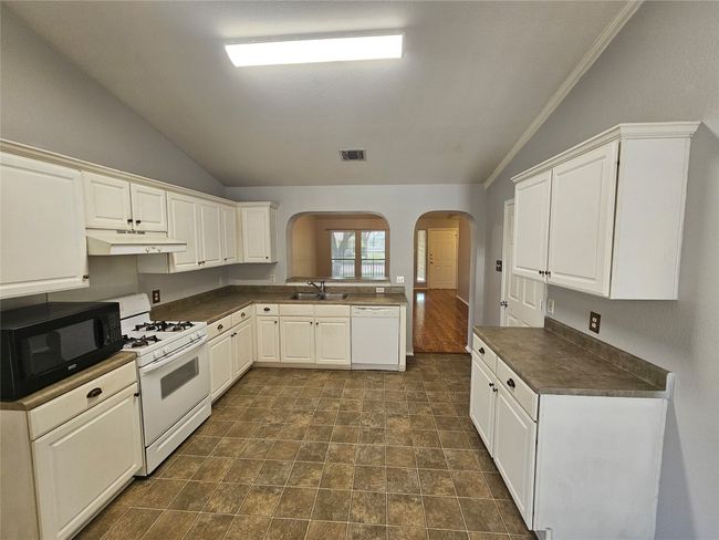 4211 Mather, House other with 4 bedrooms, 2 bathrooms and 2 parking in Kyle TX | Image 8