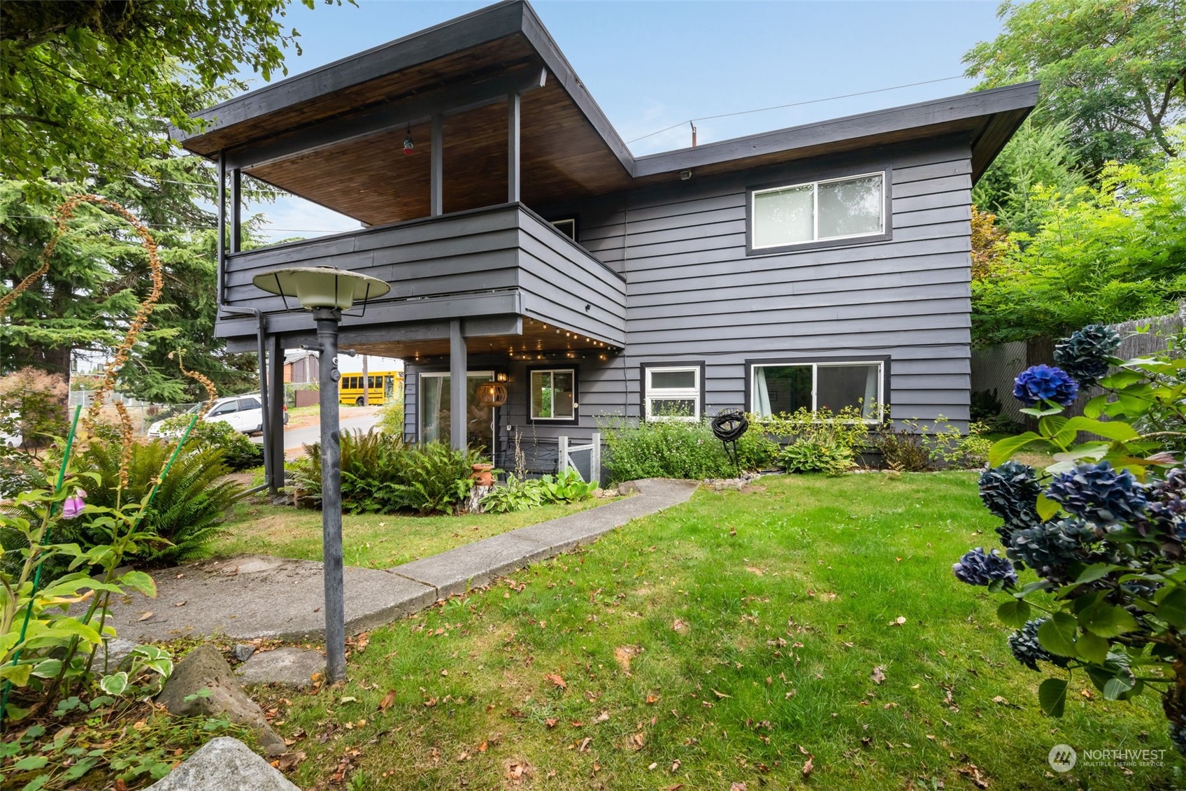 Interlake Ave, Seattle, WA 98133