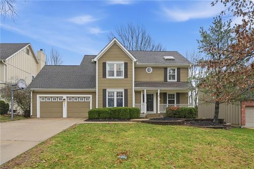 8221 Park St, Lenexa, KS, 66215-4146 | Card Image