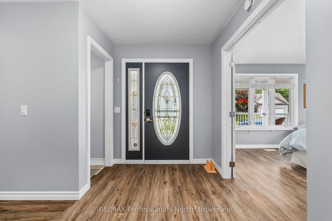 4 Red Maple Crt, House other with 3 bedrooms, 2 bathrooms and 4 parking in Gravenhurst ON | Image 6
