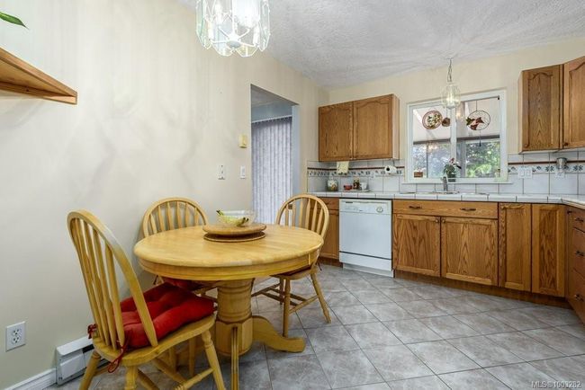 2267 Nitnat Pl, House other with 4 bedrooms, 3 bathrooms and 4 parking in Courtenay BC | Image 11