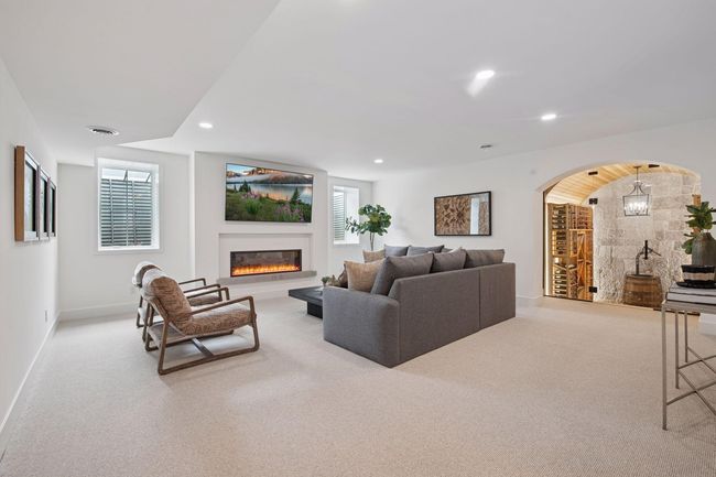 105 Walker Ave N, House other with 5 bedrooms, 5 bathrooms and null parking in Wayzata MN | Image 33