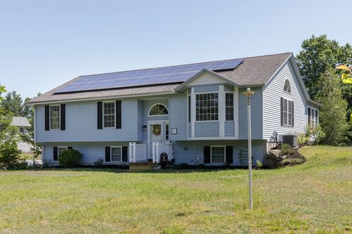 4 Lancer Ln, Danville, NH, 03819-3026 | Card Image