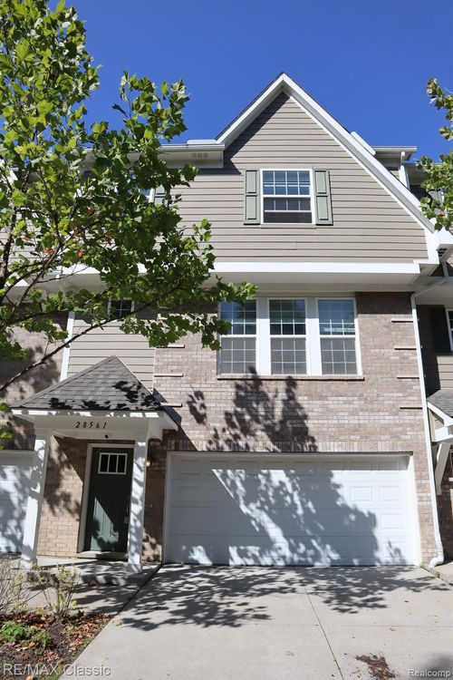 28561 Melanie Ln, Novi, MI, 48377-2735 | Card Image