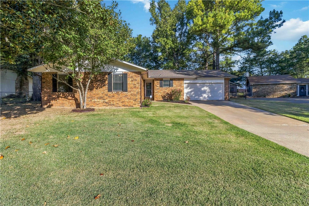 2440 E Magnolia Drive, For Sale in Fayetteville - eXp Realty