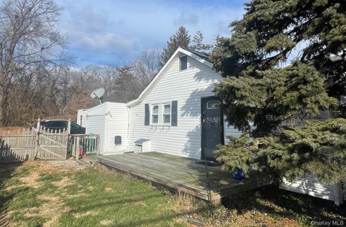 359 Park Ave, Babylon, NY, 11702-2023 | Card Image