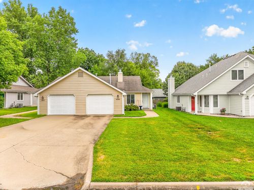 4219 Timberline Ct, Lawrence, KS, 66049-3776 | Card Image