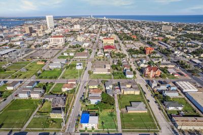 810 Martin Luther King Boulevard, Home with 0 bedrooms, 0 bathrooms and null parking in Galveston TX | Image 2