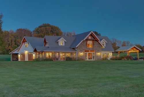 124 W Shore Rd, Grand Isle, VT, 05458-2103 | Card Image